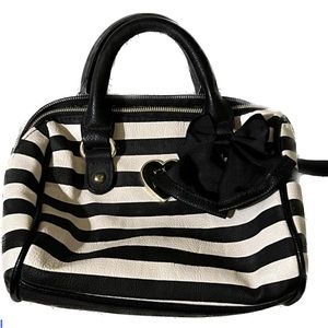 Betsey Johnson Bag!!😊